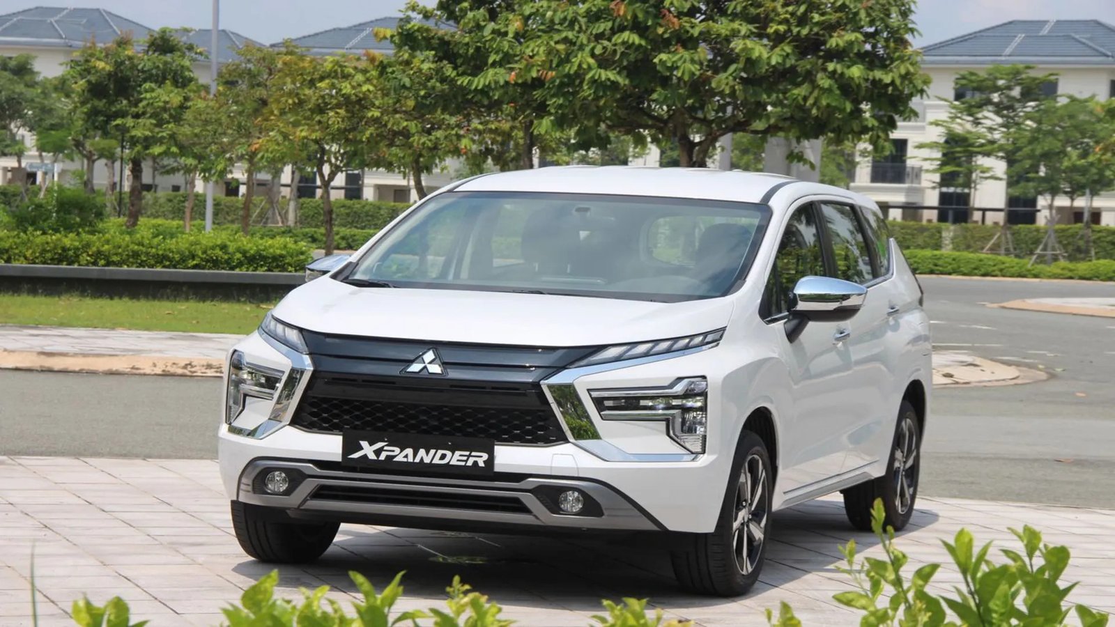 Huy hiệu ba viên kim cương của Mitsubishi