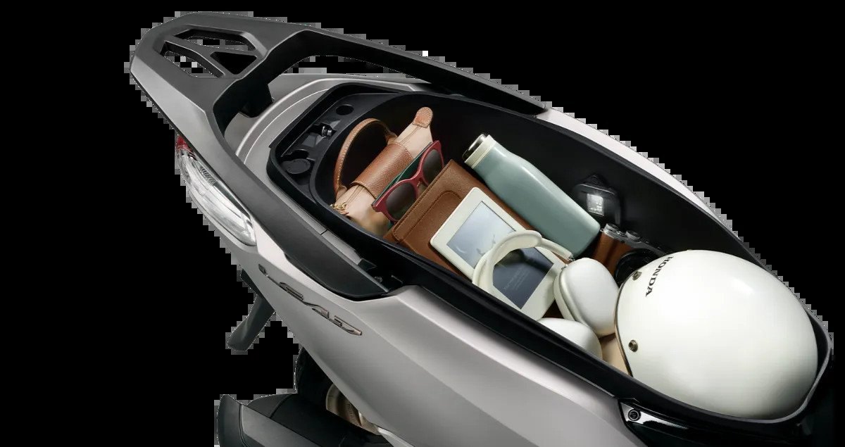 Khoang cốp xe siêu lớn dung tích 37 lít, một ưu điểm vượt trội của dòng xe này