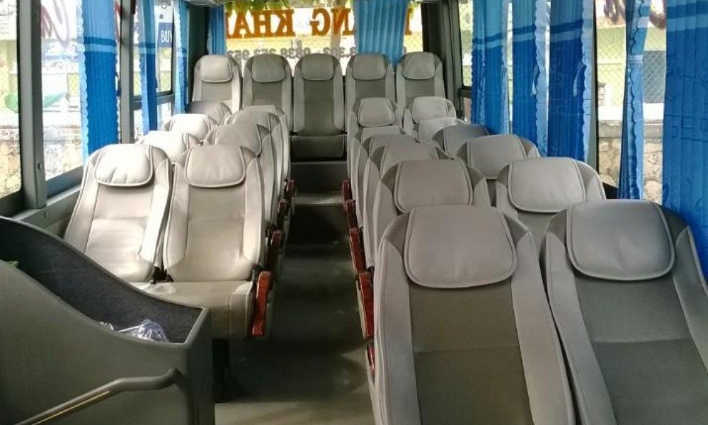 Khoang hành khách bên trong xe ghế ngồi của nhà xe Hoàng Khải