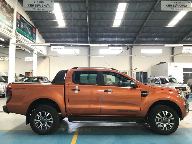 Khoang lái và thùng hàng của một chiếc xe bán tải