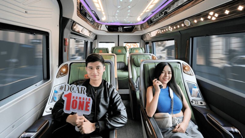 Không gian nội thất sang trọng của xe limousine cao cấp được hoán cải