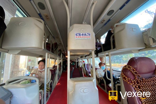 Không gian nội thất tiện nghi và sạch sẽ của xe Hùng Cường