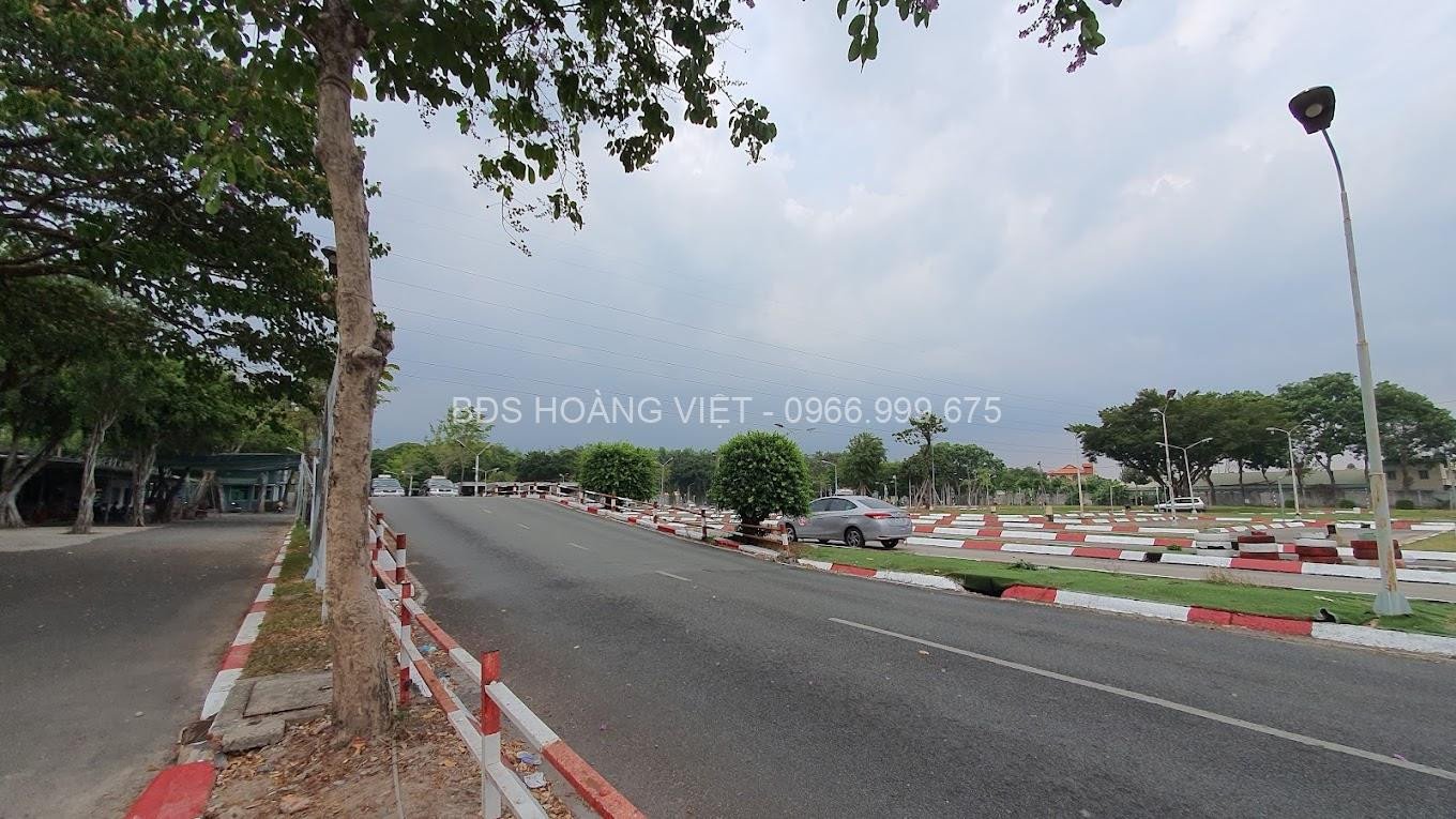 Khu vực thực hành lái xe bên trong trung tâm sát hạch