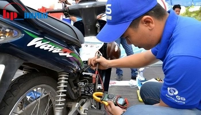 Kiểm tra điện áp xe máy thường xuyên