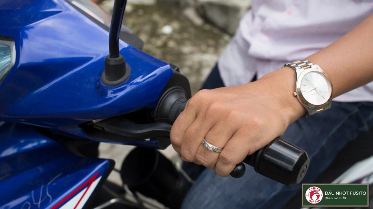 Kiểm tra độ nhạy của côn và khả năng sang số trên xe côn tay cũ