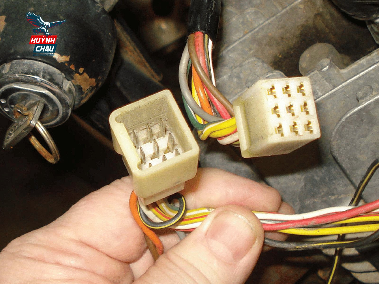 Kiểm tra hệ thống điện xe nếu xe đang đi chết máy đề không lên