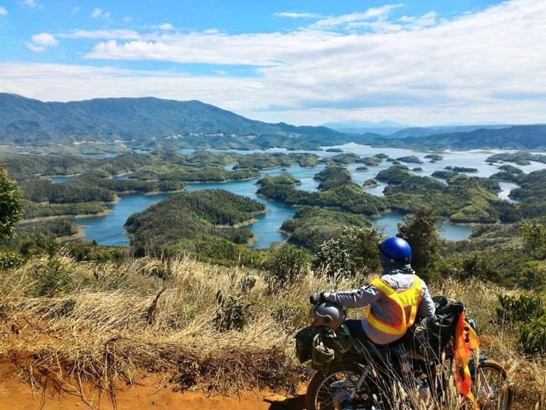 Kiểm tra kỹ lưỡng lốp xe và phanh xe trước khi khởi hành