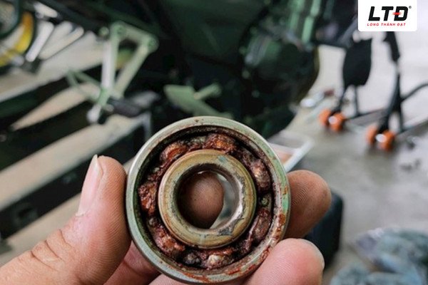 Kiểm tra kỹ thuật là cần thiết để xác định tình trạng hư hỏng của vòng bi