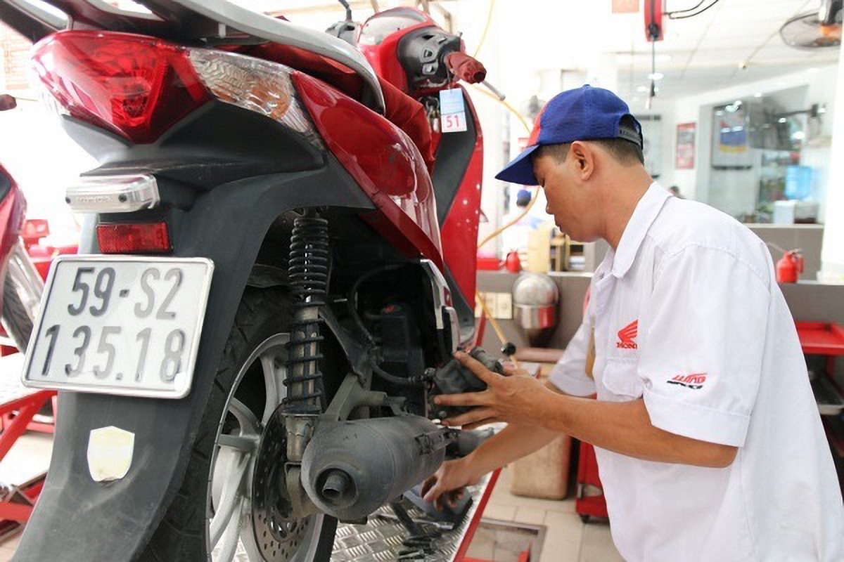 Kiểm tra số khung và số máy để đảm bảo điều kiện bảo hành xe Honda