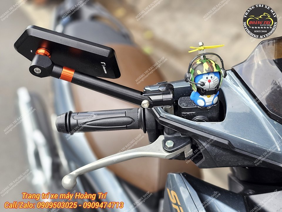 Kính lá xéo màu đen tông sẹc tông trên xe Airblade 160