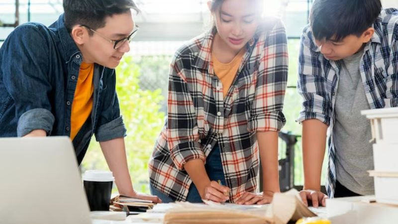 Kỹ năng làm việc nhóm giúp Bảo Bình cân bằng công việc hiệu quả hơn