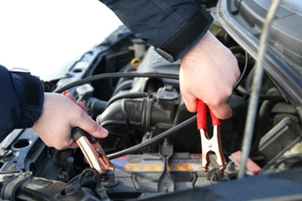 Kỹ thuật câu bình ắc quy bằng dây cáp chuyên dụng