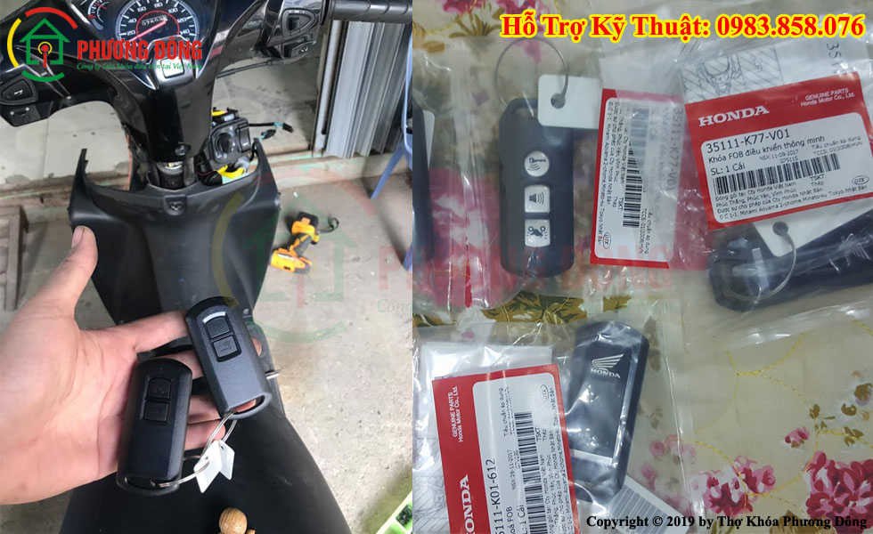 Kỹ thuật viên đang lập trình chip từ cho khóa thông minh của xe máy