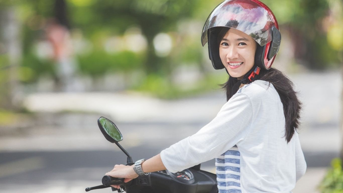 Lái xe máy sớm sau sinh làm tăng nguy cơ chấn thương vết thương sản khoa và tai nạn