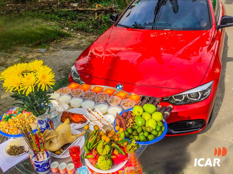 Lễ cúng xe cuối năm thể hiện lòng thành kính của chủ xe