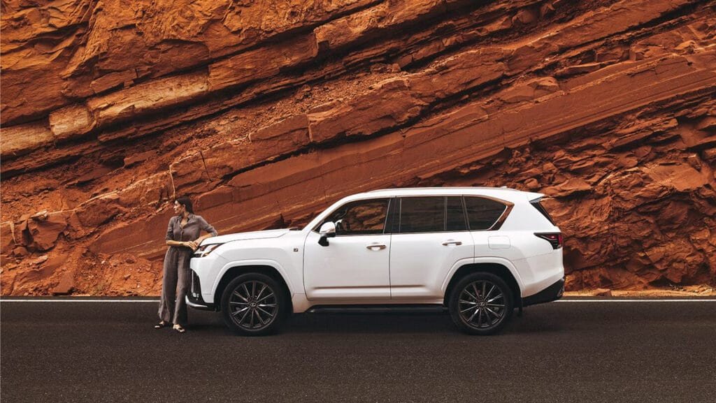 Lexus LX - Mẫu SUV thể thao sang trọng đẳng cấp đỉnh cao của dòng Lexus 5 chỗ
