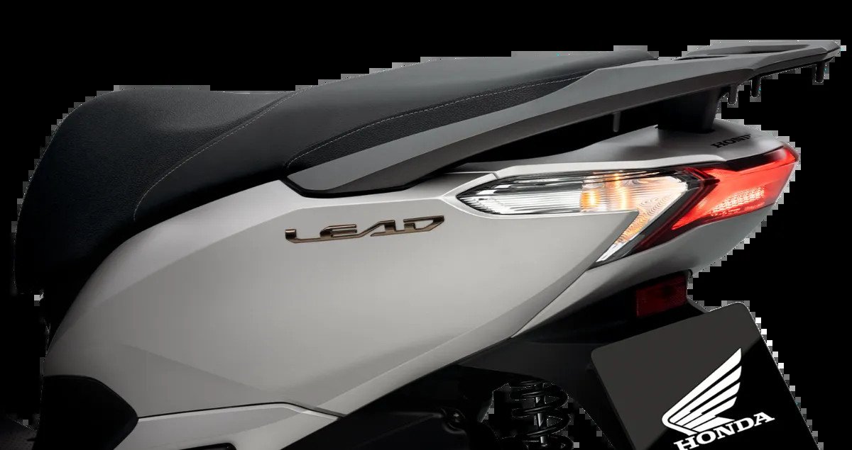 Logo LEAD mới với hiệu ứng ánh kim trên thân xe