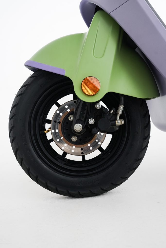 Lốp không săm 3.00-10 giúp tăng cường khả năng bám đường và an toàn khi di chuyển