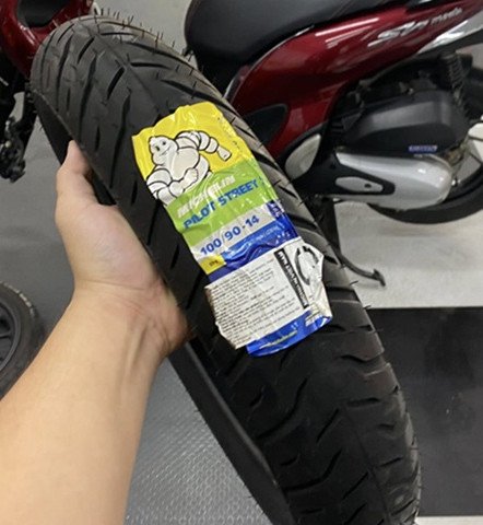 Lốp Michelin Pilot Street 2 cho bánh sau SH Mode