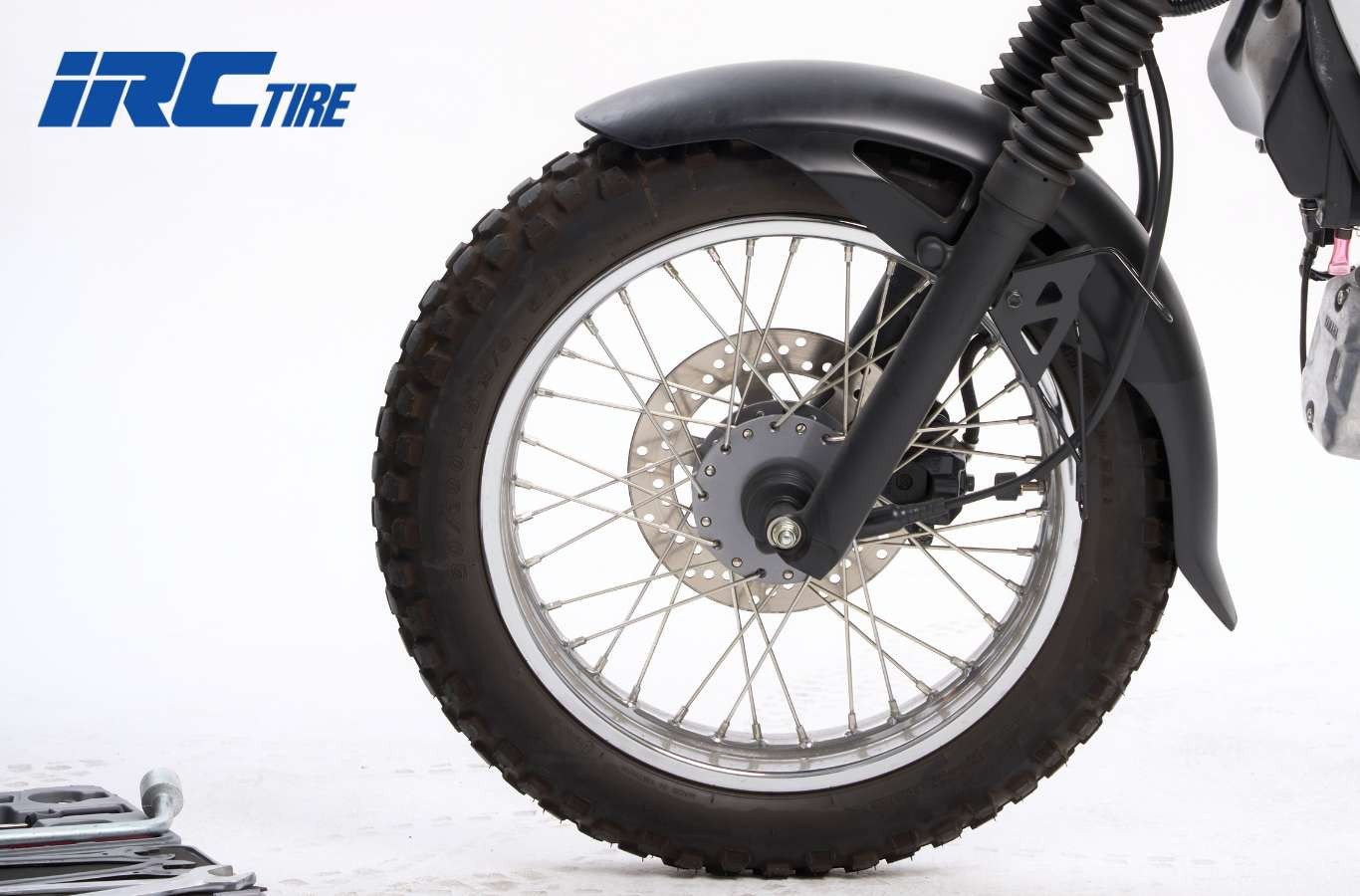 Lốp xe bị mòn không đều là dấu hiệu rõ ràng