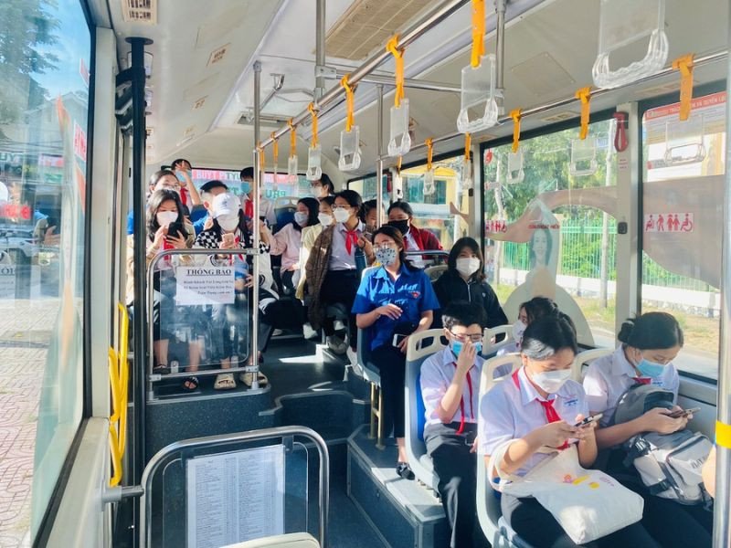 Lưu ý khi di chuyển bằng xe buýt để đảm bảo an toàn và tiện lợi