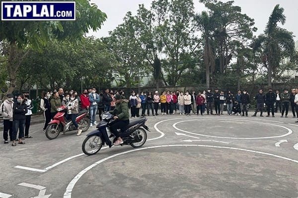 Luyện tập sa hình thi bằng lái xe máy A1