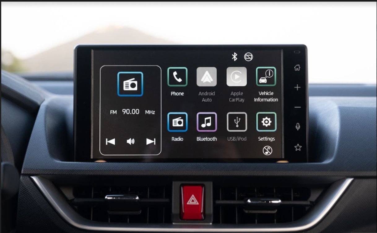 Màn hình giải trí trung tâm trên Toyota Veloz 7 chỗ