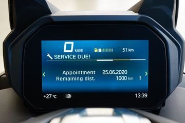 Màn hình hiển thị và bộ điều khiển trên xe tay ga BMW C400