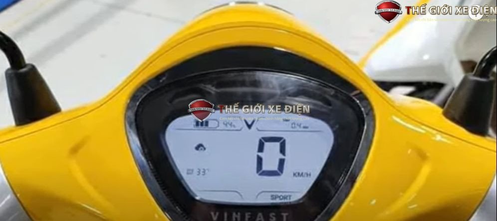 màn hình hiển thị xe vinfast evo 200 lite
