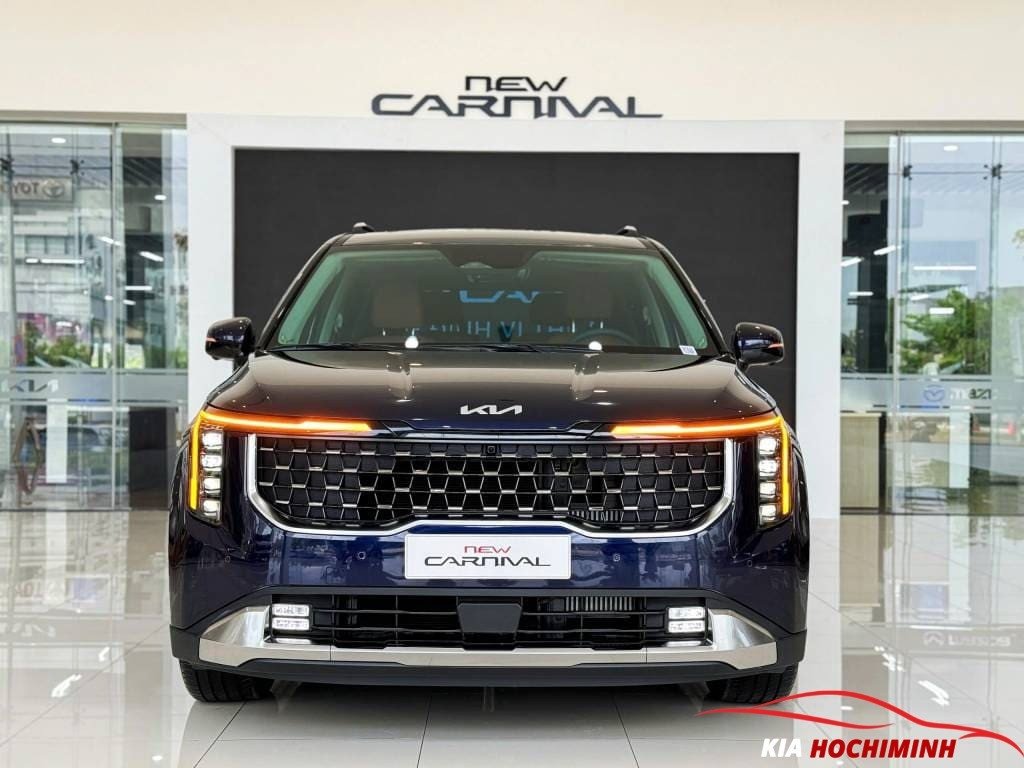 Đánh Giá Chi Tiết **Xe Kia Carnival 9 Chỗ** Mới Nhất Mặt trước của Kia Carnival thế hệ mới