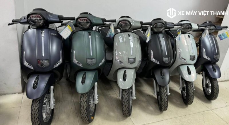 Mẫu xe 50cc dáng Vespa không cần bằng lái