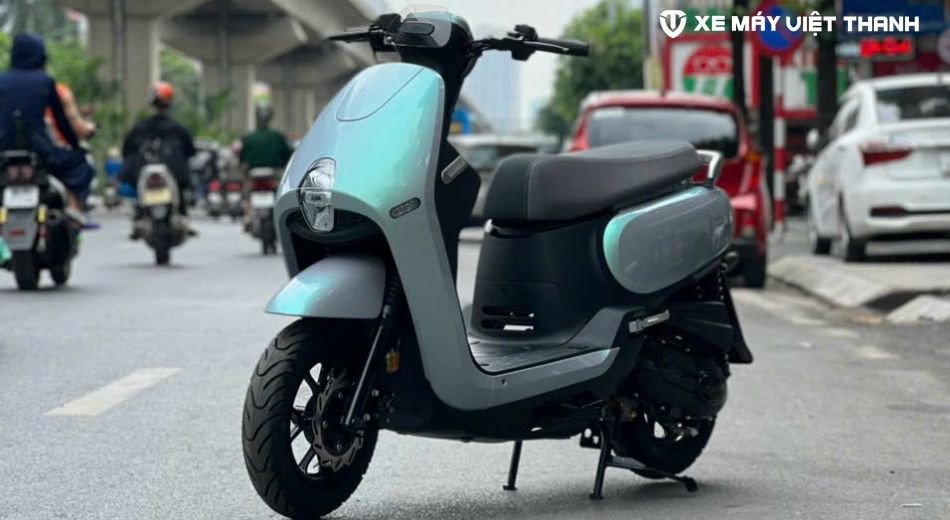 Mẫu xe ga priti 50cc màu xanh ánh bạc