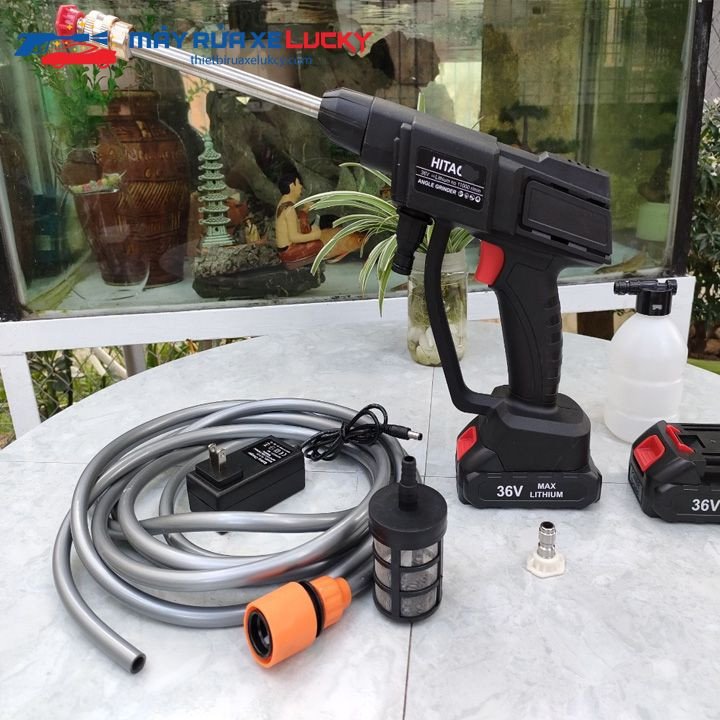 Máy bơm rửa xe chạy pin Nhật bãi có giá thành rẻ