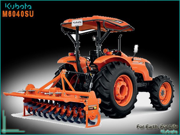 Máy kéo Kubota M6040SU đang vận hành trên đồng ruộng với hiệu suất cao