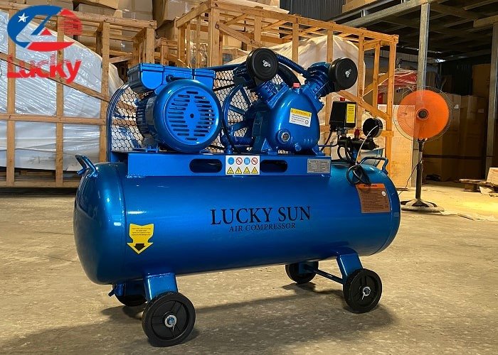 Máy nén khí dung tích lớn, cung cấp khí cho nhiều dụng cụ làm sạch và sửa chữa