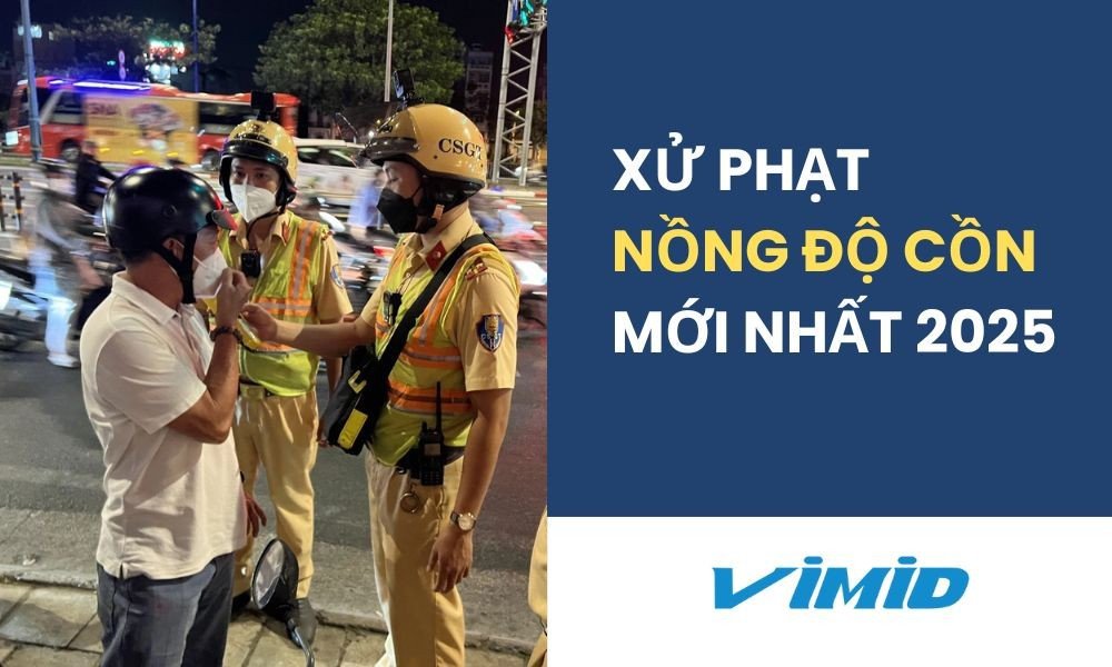 Minh họa cảnh sát giao thông đang kiểm tra nồng độ cồn người đi xe máy