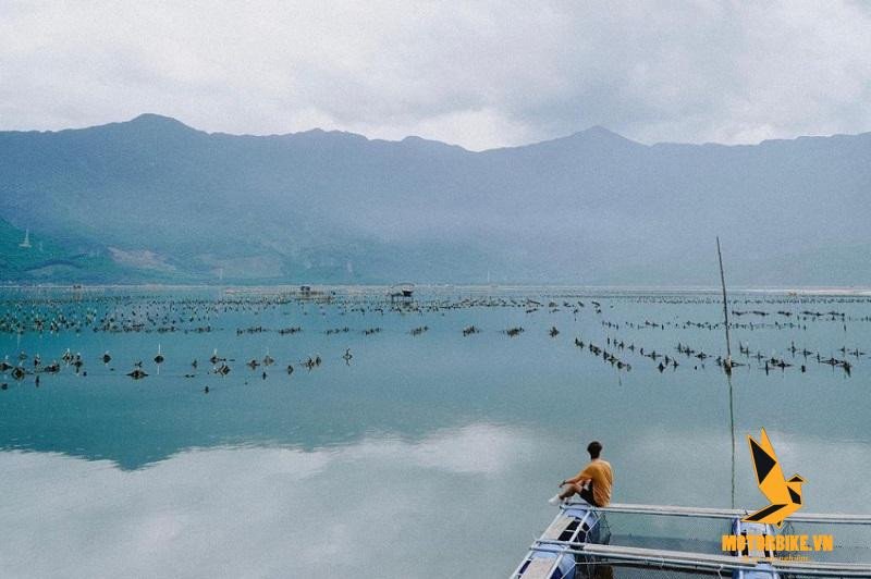 Minh họa khung cảnh đèo Hải Vân đẹp ngoạn mục khi đi xe máy từ Đà Nẵng ra Huế