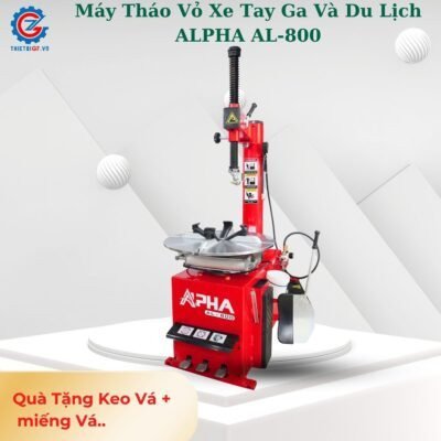 Minh họa một chiếc xe máy du lịch đang chạy trên đường đèo