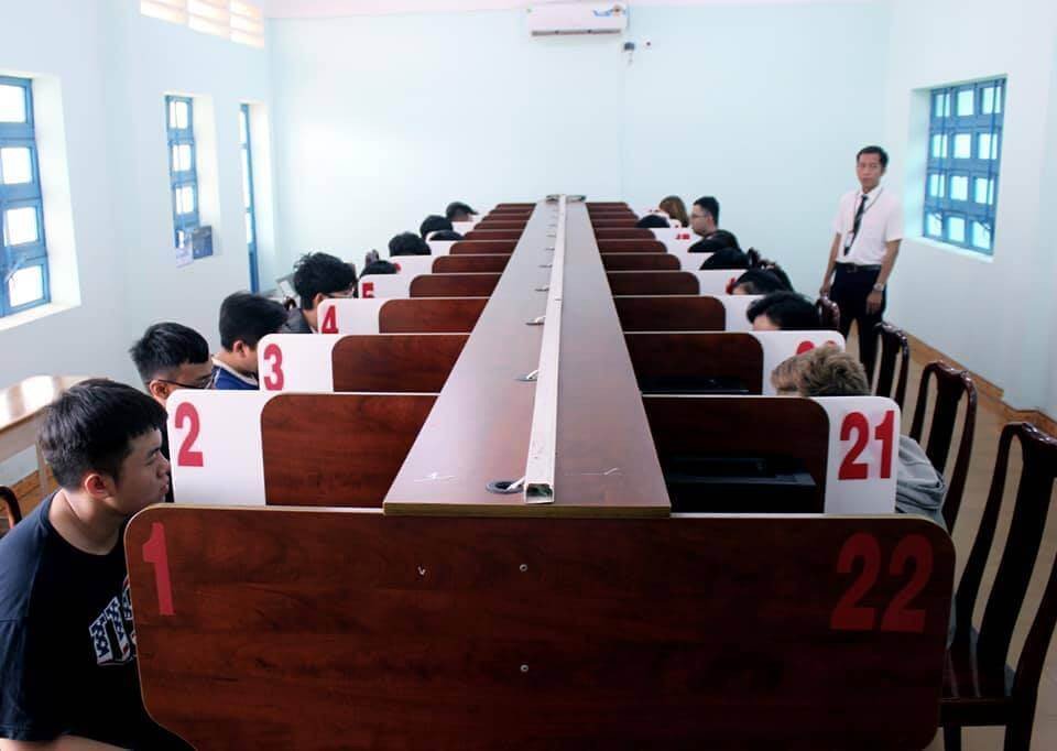 Mô phỏng giao diện phần thi lý thuyết bằng lái xe A1 tại TP.HCM