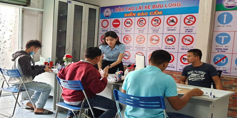 Mô phỏng sa hình thi thực hành lái xe máy