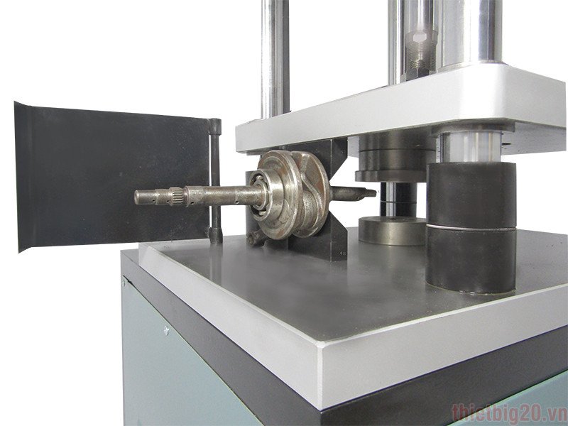 Mô tả công việc ép biên trục khuỷu xe máy bằng máy chuyên dụng