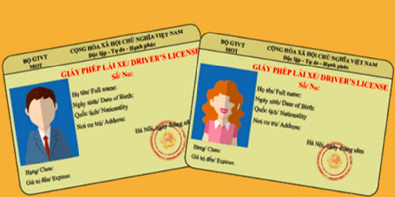 Mô tả hình ảnh: Người lái xe máy đang kiểm tra ví, thể hiện sự bối rối khi tìm kiếm giấy tờ tùy thân