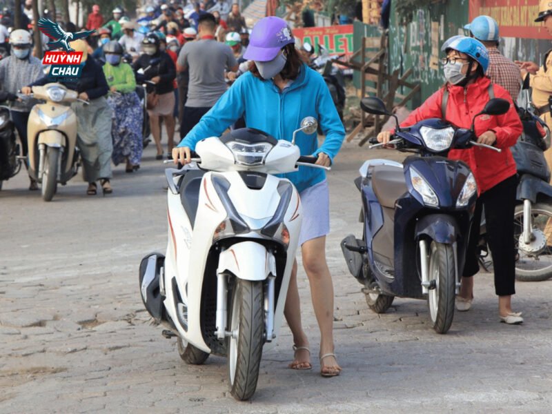 Mô tả quá trình xe đang di chuyển đột ngột dừng máy do lỗi động cơ