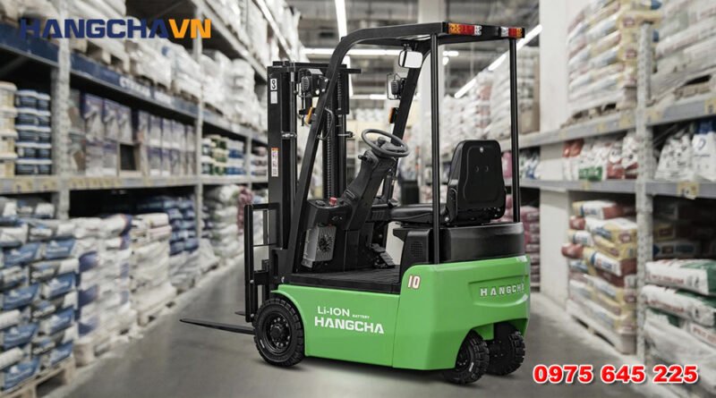 Mô tả về một chiếc xe nâng điện 1 tấn đang hoạt động trong kho