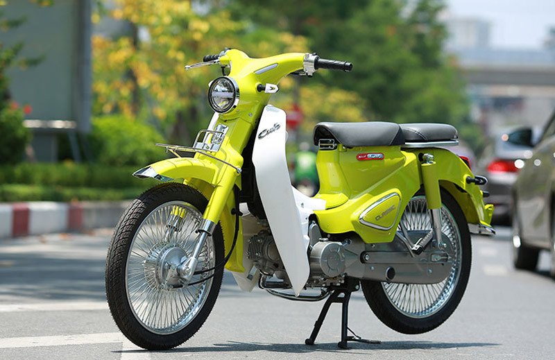 Một chiếc xe cub 50cc với các chi tiết được thiết kế nhỏ gọn và bền bỉ