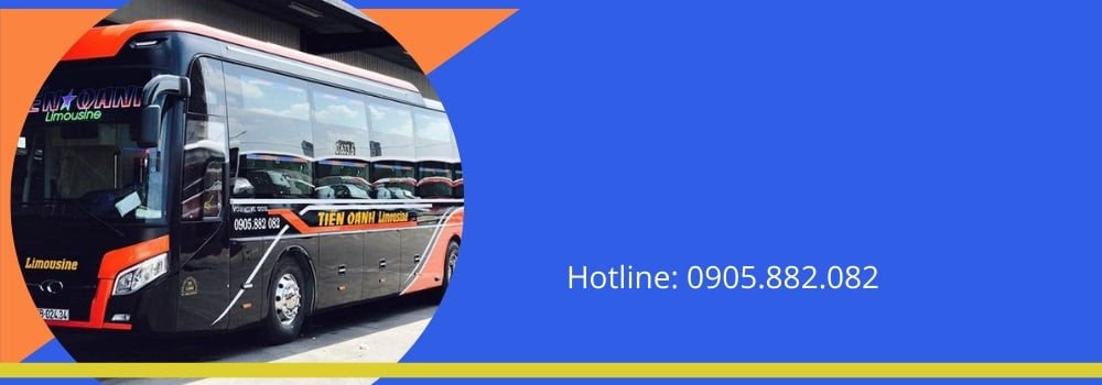 Một chiếc xe khách giường nằm hiện đại đang chờ đón khách