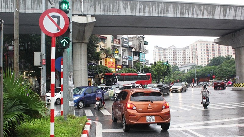 Mức phạt hành chính khi không tuân thủ biển cấm rẽ trái
