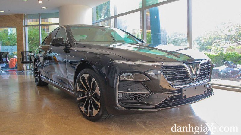 Ngoại thất sang trọng của VinFast Lux A2.0