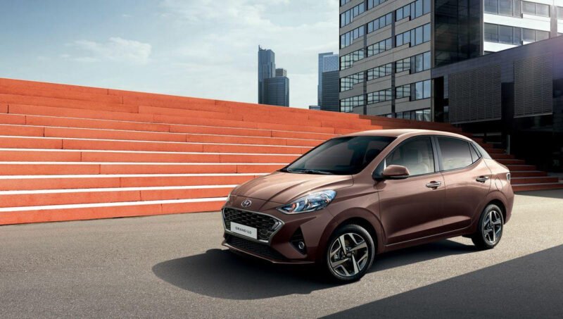 Ngoại thất xe Hyundai i10 số tự động với thiết kế hiện đại