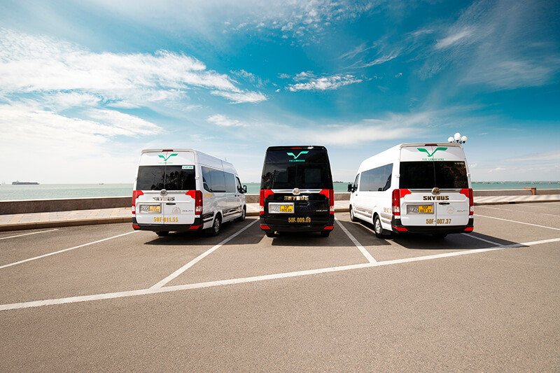 Ngoại thất xe limousine hiện đại và đẳng cấp